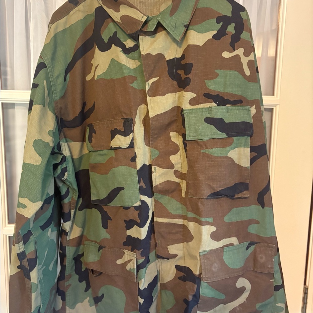 Military issue lightweight Camouflage Men's Jacket / Shirt